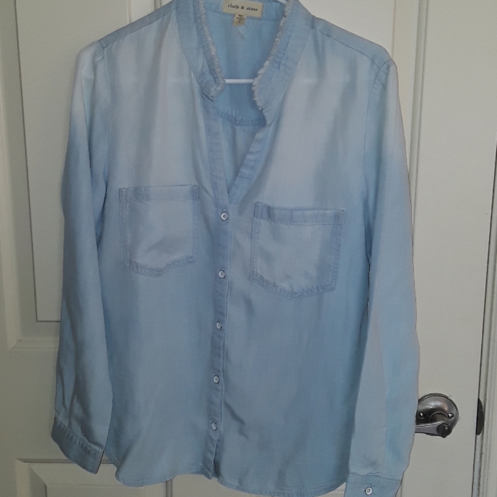 Cloth & stone Chambray button up blouse